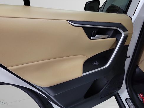 Certified 2025 Toyota RAV4 XLE Premium FWD image 9