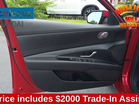 Used 2023 Hyundai Elantra SEL FWD image 12