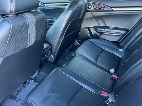 Used 2020 Honda Civic Sport Touring image 4