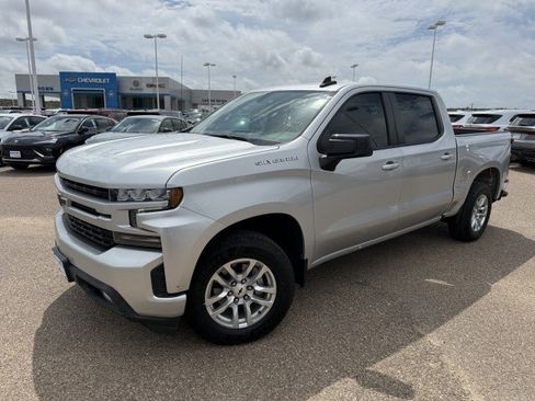 Used 2022 Chevrolet Silverado 1500 RST RWD image 2