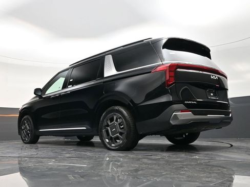 Used 2025 Kia Carnival SX image 23