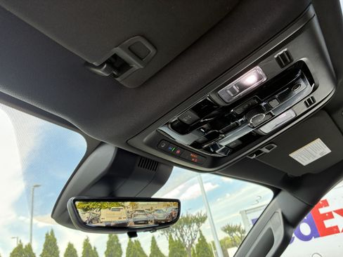 Used 2026 Chevrolet Suburban High Country RWD image 39