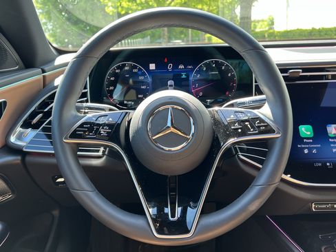 Used 2025 Mercedes-Benz E 350 Sedan image 18