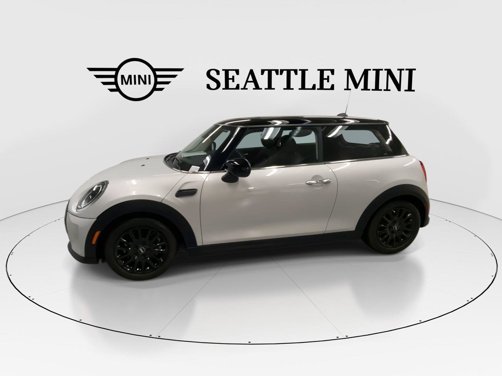 Used 2023 MINI Cooper 2-Door Hardtop FWD image 6