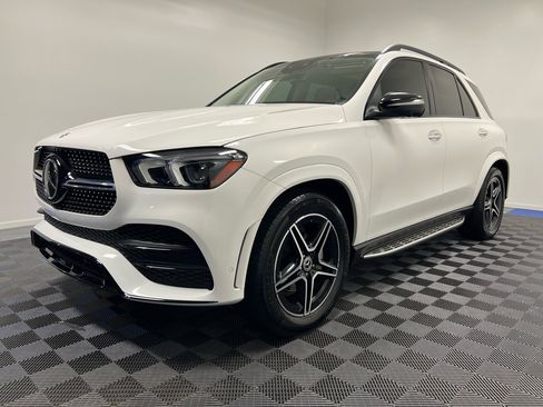 Used 2022 Mercedes-Benz GLE 350 4MATIC w/ AMG Line Exterior image 3