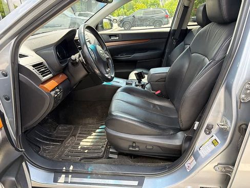 Used 2014 Subaru Outback 2.5i Limited w/ Moonroof Package AWD/4WD image 12