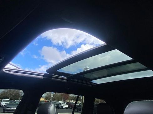 Used 2025 Jeep Grand Cherokee Limited w/ Luxury Tech Group II image 25