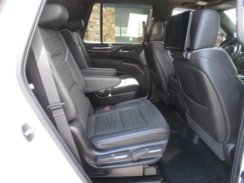 Used 2024 Cadillac Escalade Sport Platinum w/ LPO, Floor Liner Package image 13