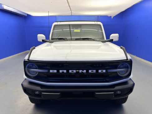 Used 2023 Ford Bronco Outer Banks image 3