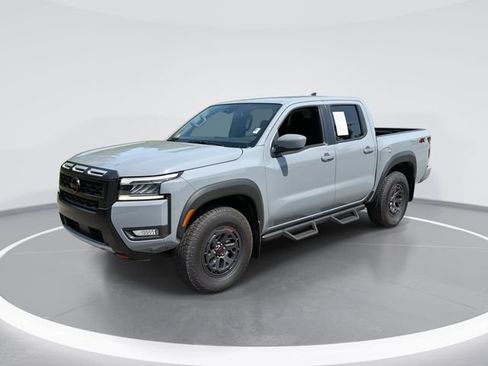 Used 2025 Nissan Frontier PRO-4X AWD/4WD image 1