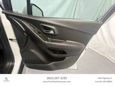 Used 2020 Chevrolet Trax LS FWD image 16