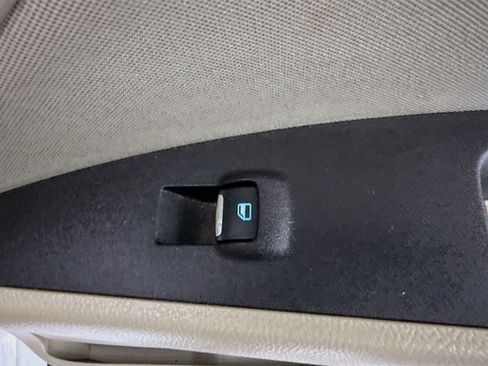 Used 2020 Ford Fusion SE image 31