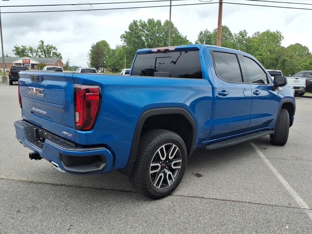 Used 2024 GMC Sierra 1500 AT4 w/ Technology Package AWD/4WD image 4