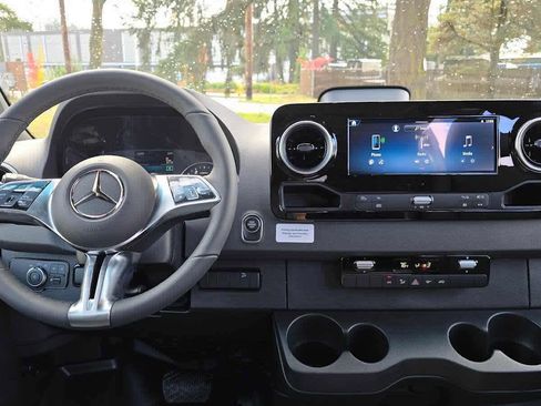 New 2026 Mercedes-Benz Sprinter 2500 image 17