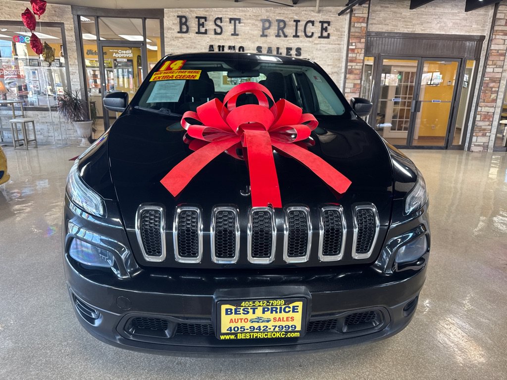 Used 2014 Jeep Cherokee Sport w/ Cold Weather Group AWD/4WD image 2