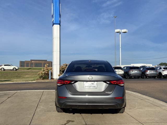 Used 2025 Nissan Sentra SV FWD image 11