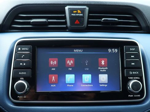 Used 2023 Nissan Versa SV image 45