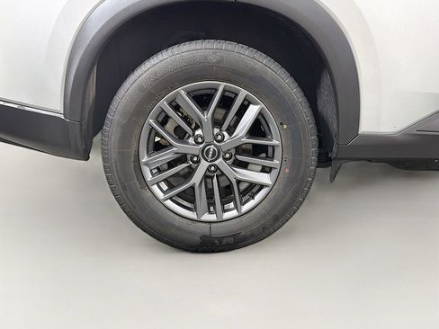 Used 2024 Nissan Rogue S AWD/4WD image 32