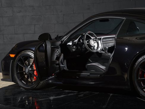 Used 2019 Porsche 911 GT3 RWD image 15