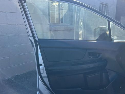 Used 2012 Subaru Impreza 2.0i image 10