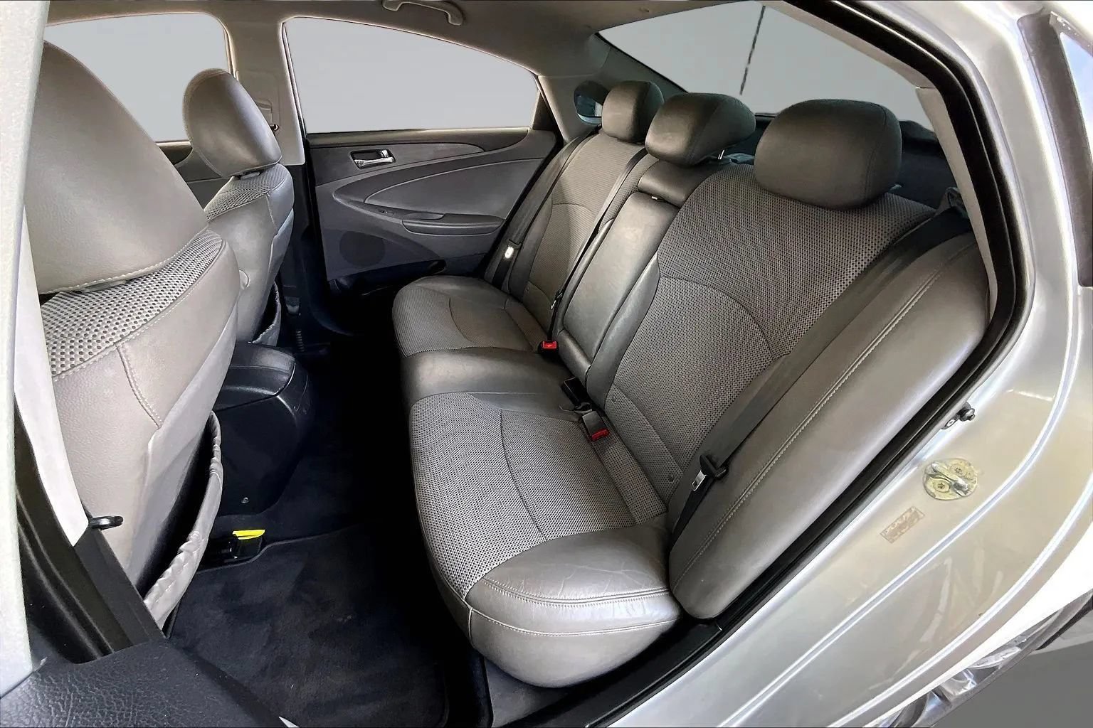 Used 2011 Hyundai Sonata SE FWD image 18
