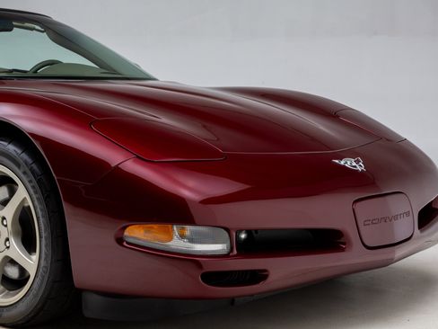 Used 2003 Chevrolet Corvette 50th Anniversary Edition w/ Preferred Equipment Group1 image 36