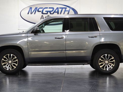 Used 2018 GMC Yukon SLT w/ Premium Edition AWD/4WD image 10