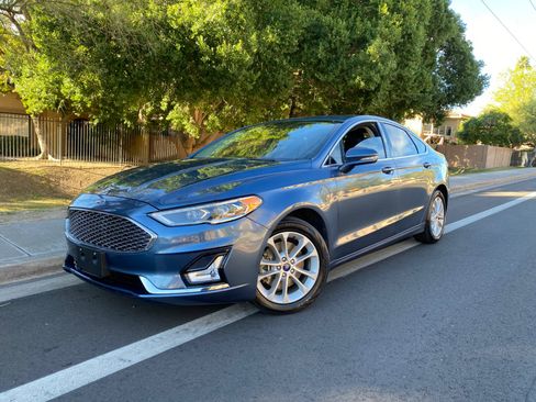 Used 2019 Ford Fusion Energi Titanium image 69