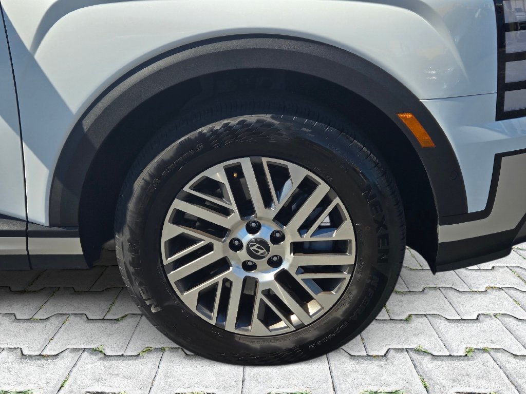 Certified 2026 Hyundai Palisade SEL FWD image 3