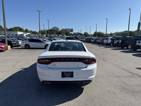 Used 2021 Dodge Charger SXT w/ Leather Interior Group RWD image 4