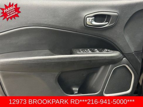 Used 2019 Jeep Compass Latitude FWD image 7