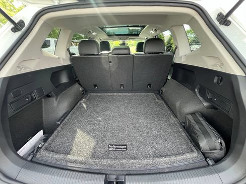 Certified 2023 Volkswagen Tiguan SE w/ Panoramic Sunroof Package AWD/4WD image 30