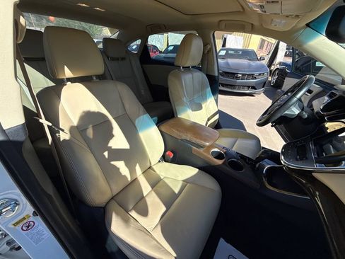 Used 2013 Toyota Avalon XLE Premium FWD image 17