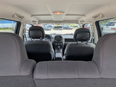 Used 2011 Jeep Patriot Latitude FWD image 7