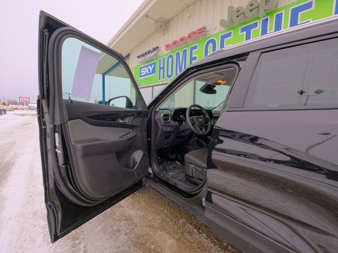 Used 2025 Chevrolet TrailBlazer LT image 23
