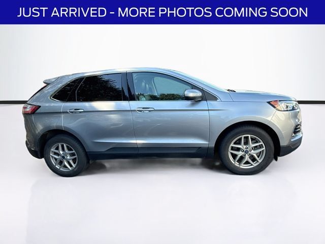 Used 2022 Ford Edge SEL AWD/4WD image 9