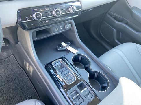 Used 2023 Honda Pilot LX image 23