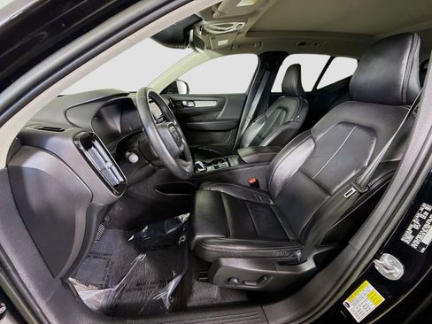 Used 2022 Volvo XC40 T5 Inscription w/ Advanced Package image 22