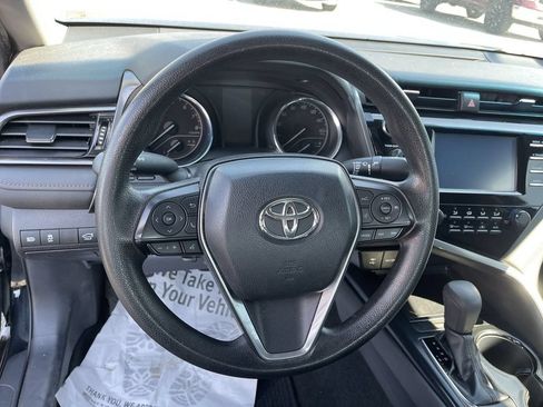 Used 2019 Toyota Camry LE FWD image 5