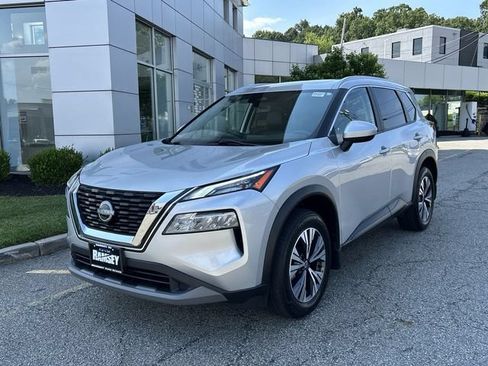 Certified 2023 Nissan Rogue SV w/ SV Premium B Package AWD/4WD image 4