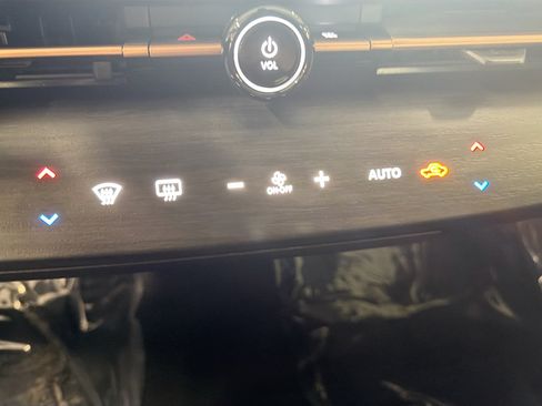 Used 2023 Nissan Ariya AWD image 24