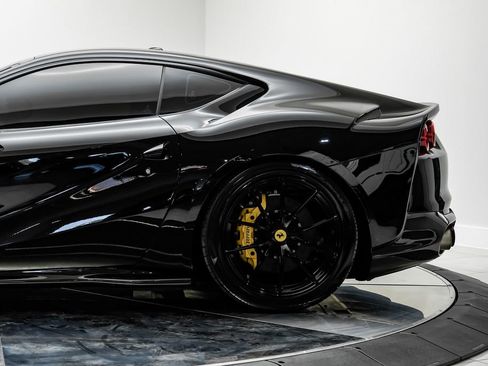 Used 2019 Ferrari 812 Superfast RWD image 16