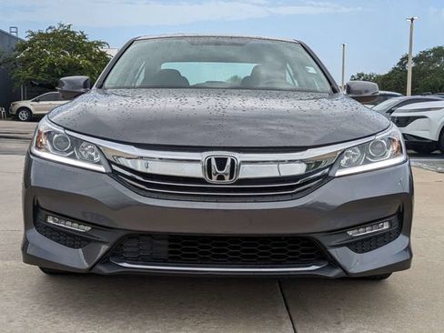 Used 2017 Honda Accord EX image 2