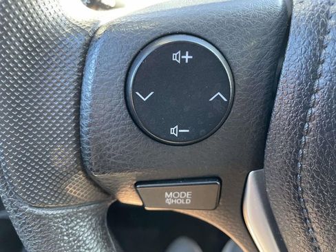 Used 2019 Toyota Corolla LE image 31