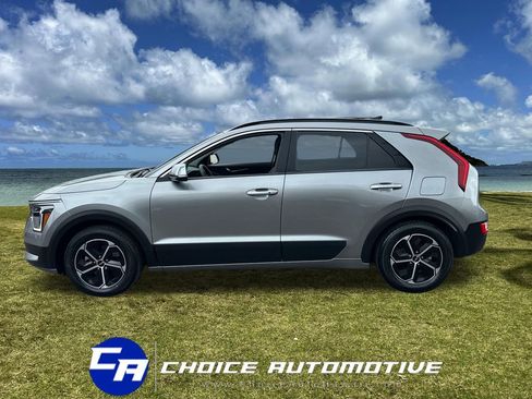 Used 2023 Kia Niro EX FWD image 3