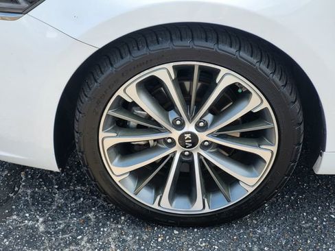 Used 2019 Kia Cadenza Technology image 7