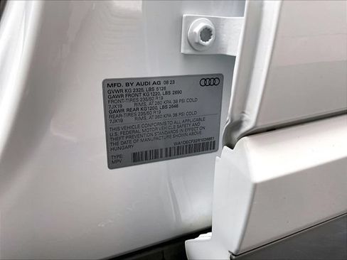 Certified 2024 Audi Q3 2.0T Premium AWD/4WD image 35