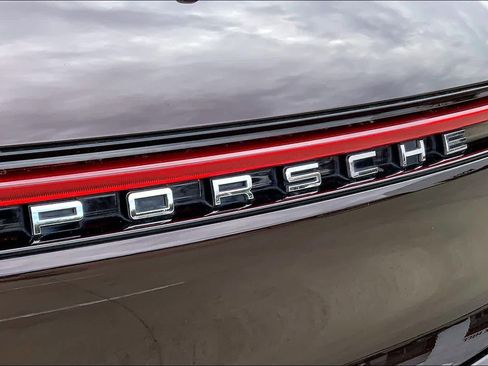 Used 2021 Porsche Macan S image 32