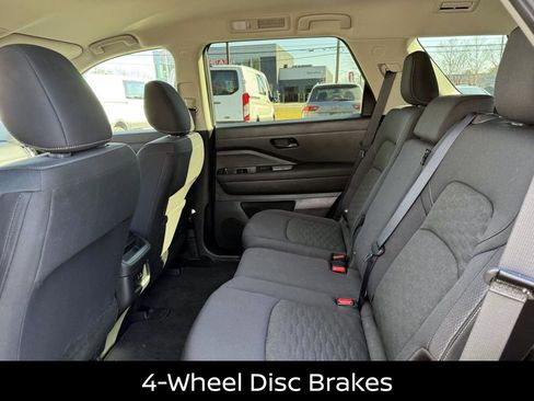 Certified 2024 Nissan Pathfinder S image 15