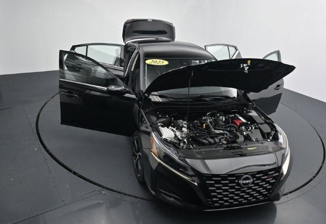 Used 2025 Nissan Altima 2.5 SR FWD image 47